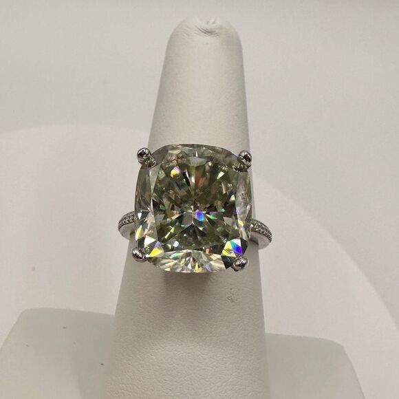 STUNNING 12.4ct cushion cut moissanite, 14k gold, .28ct diamond accents, ring!! - Picture 4 of 14